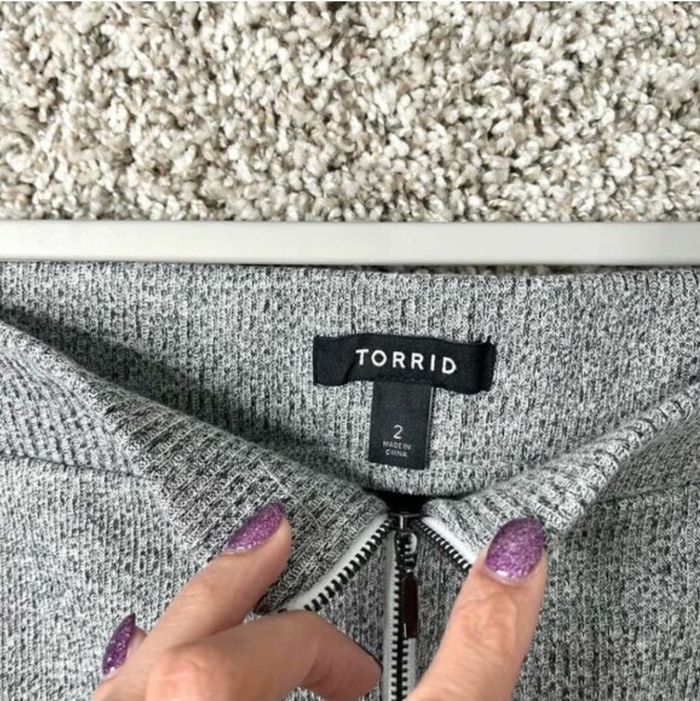 Torrid Skirt Women's 2X Gray Ribbed Zip Front Stretch Pencil Plus Size - Picture 2 of 11